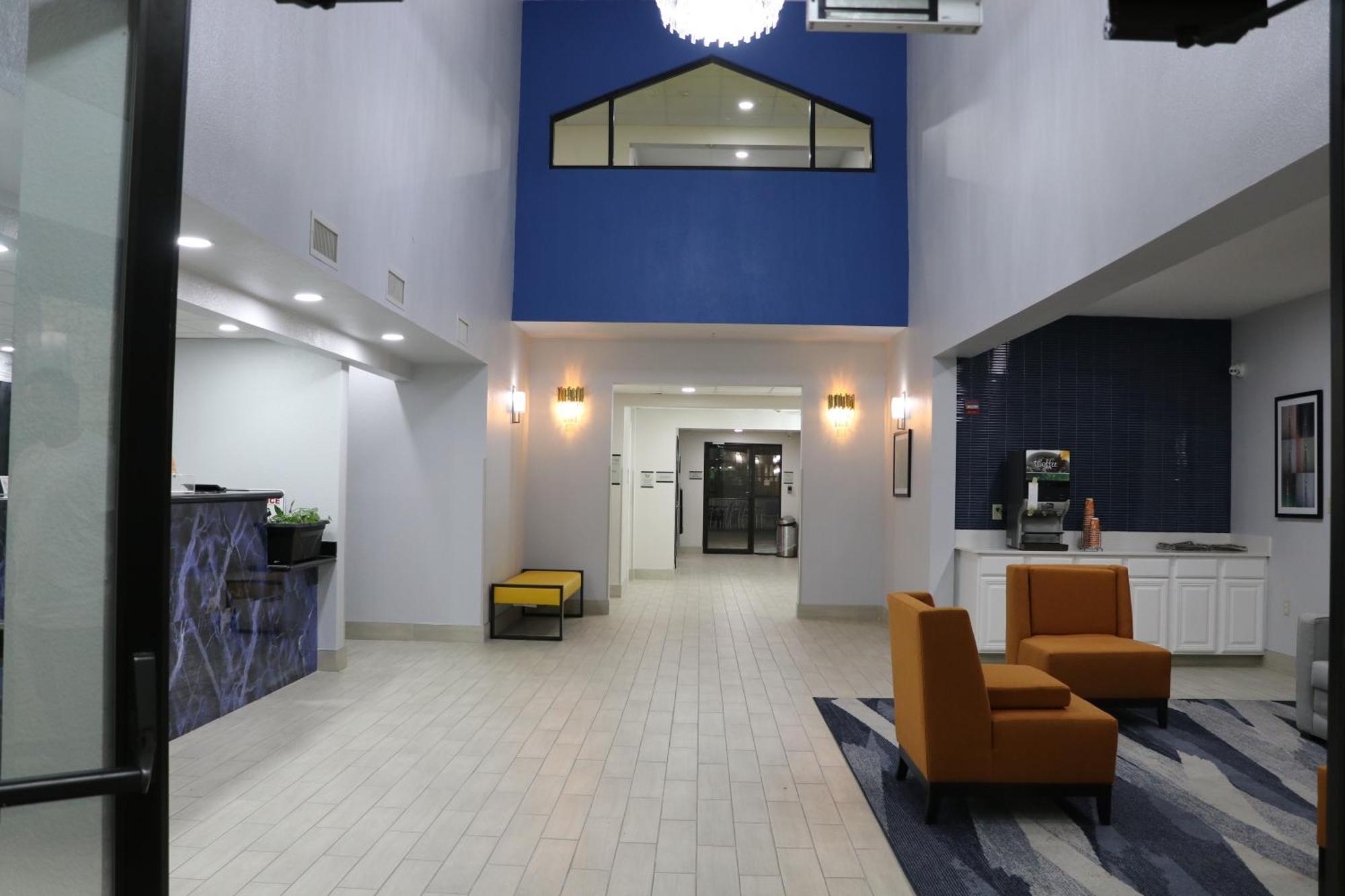 בודה Quality Inn & Suites מראה חיצוני תמונה