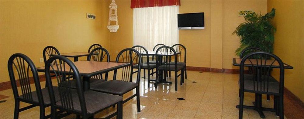 בודה Quality Inn & Suites מראה חיצוני תמונה
